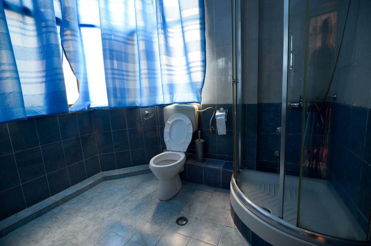 Hotel Niku Тирана Экстерьер фото