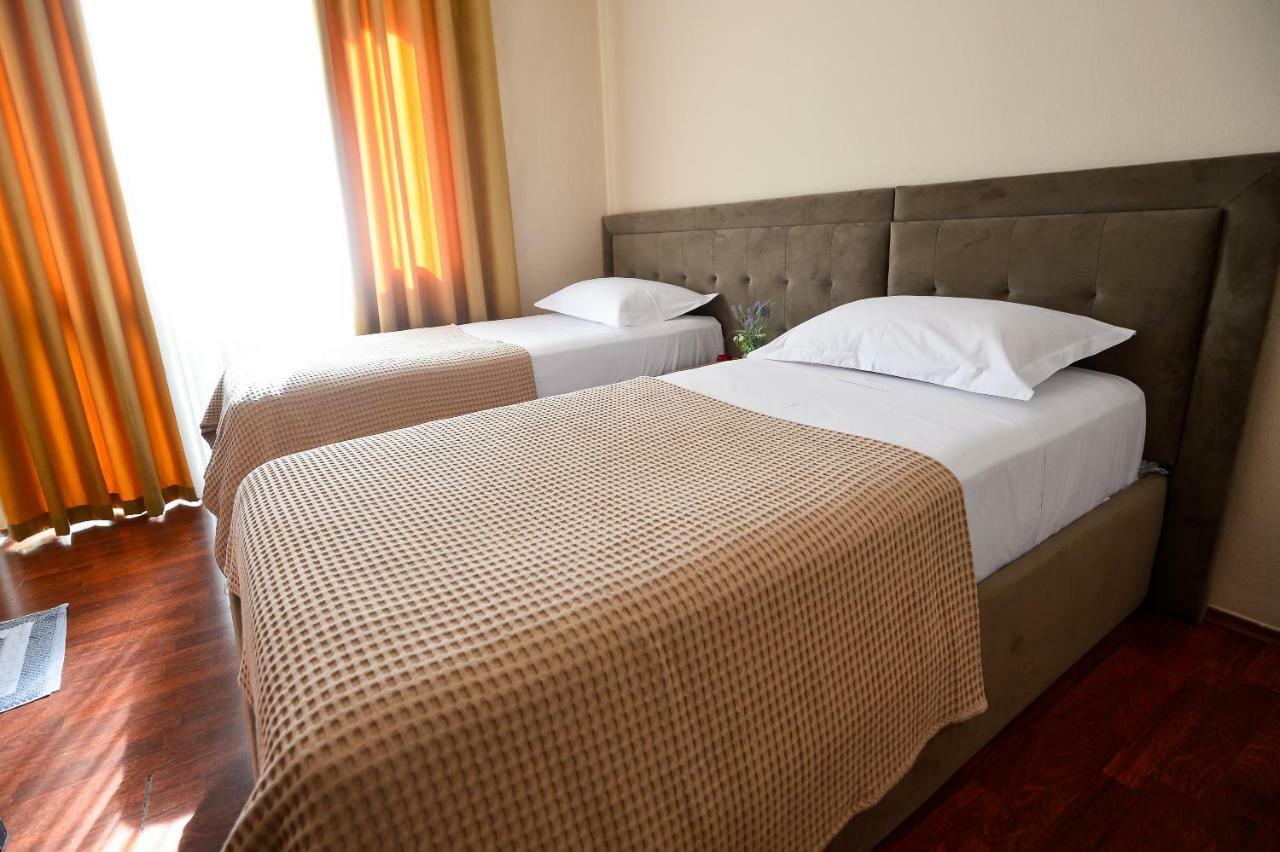 Hotel Niku Тирана Экстерьер фото
