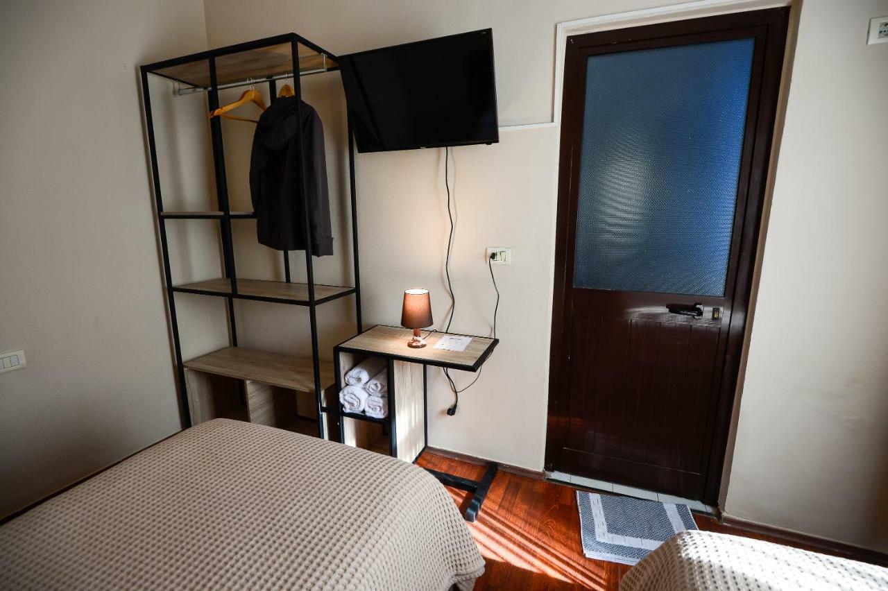 Hotel Niku Тирана Экстерьер фото