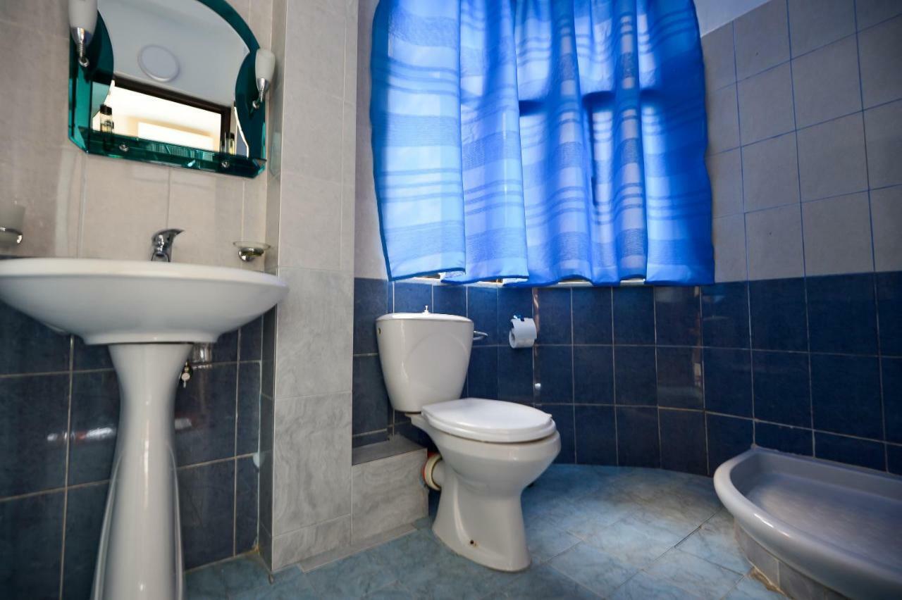Hotel Niku Тирана Экстерьер фото