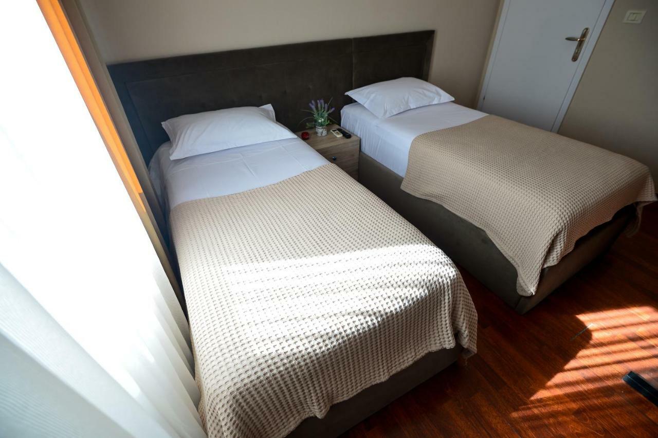 Hotel Niku Тирана Экстерьер фото