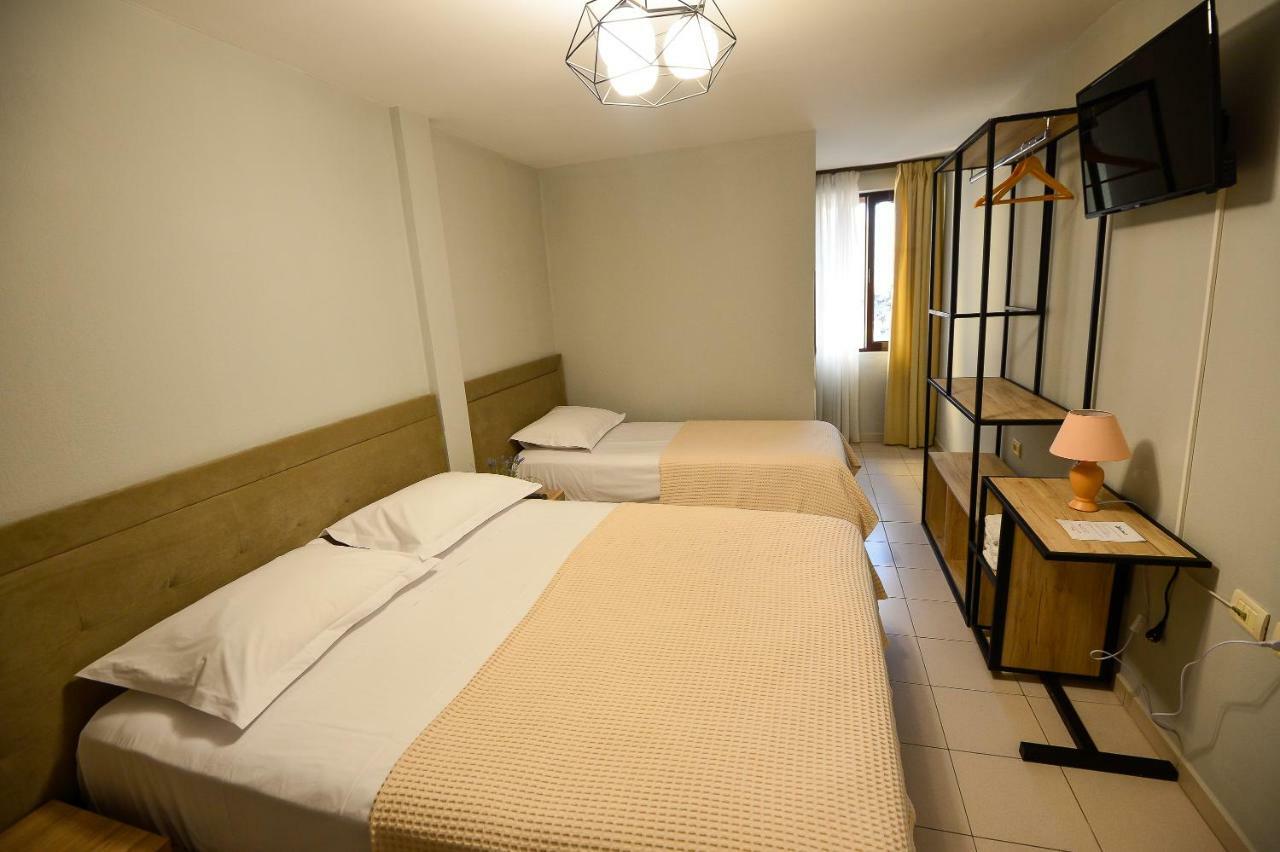 Hotel Niku Тирана Экстерьер фото