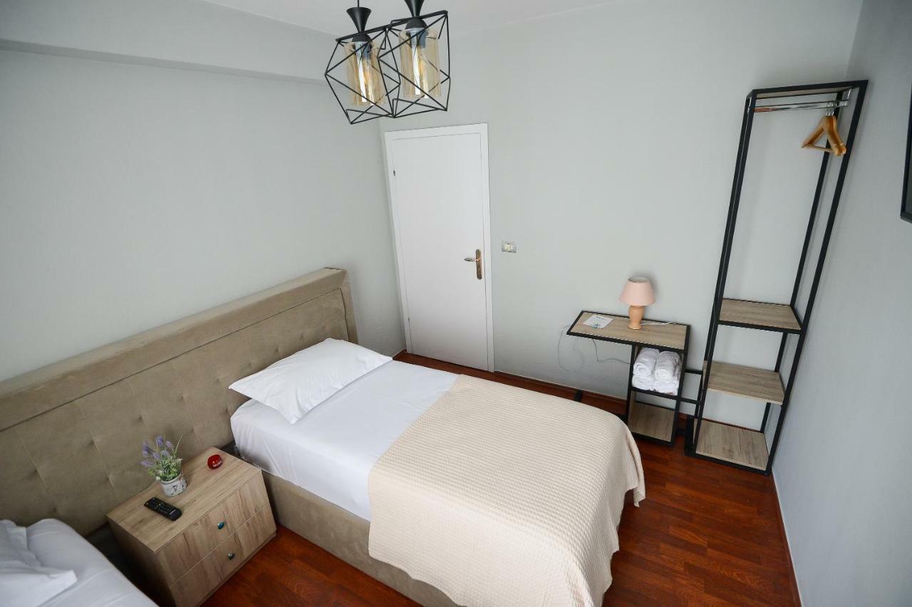 Hotel Niku Тирана Экстерьер фото
